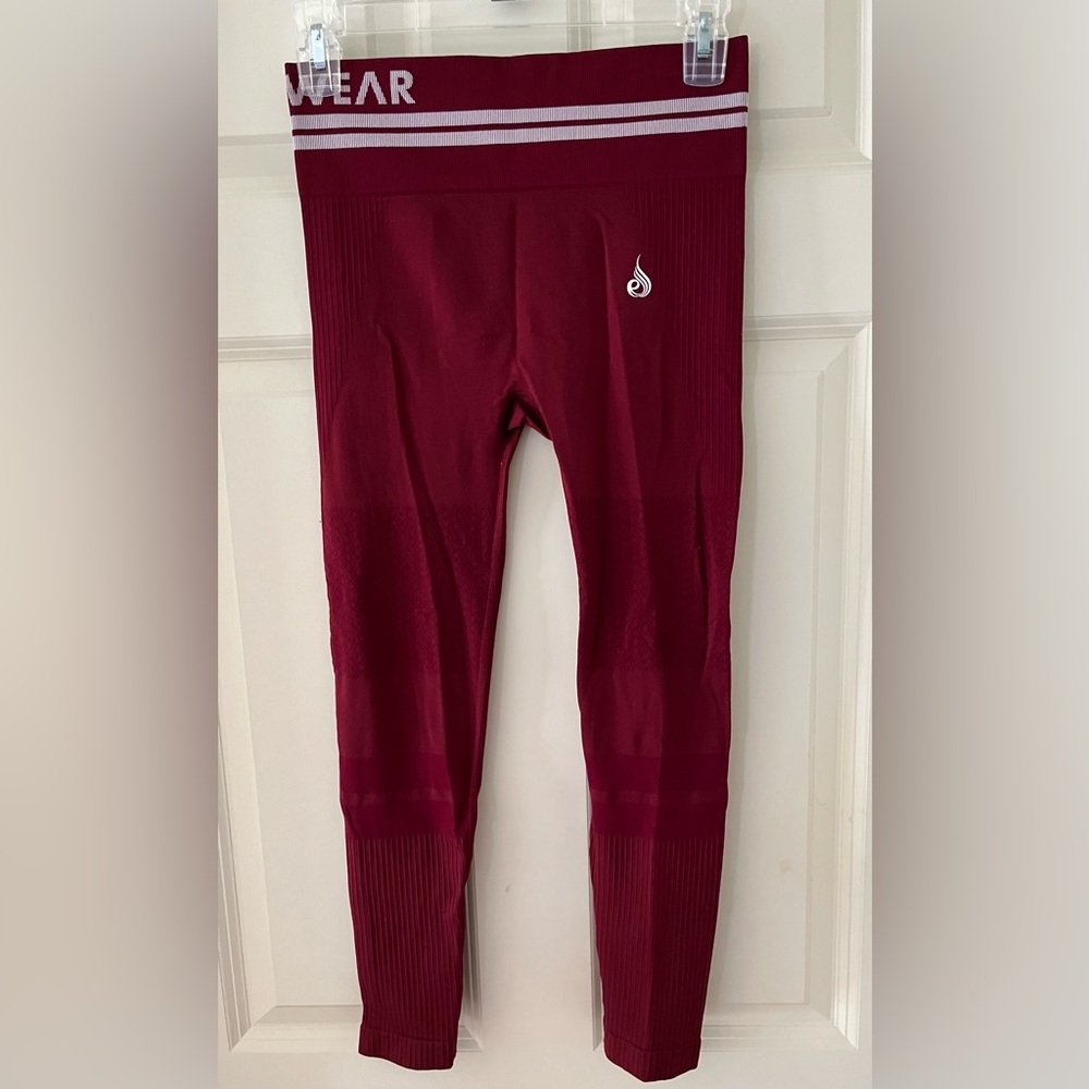 Ryderwear Freestyle seamless compression workout leggings-small burgundy white
